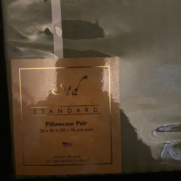 350 thread count cotten sateen pillowcases - Picture 5 of 5